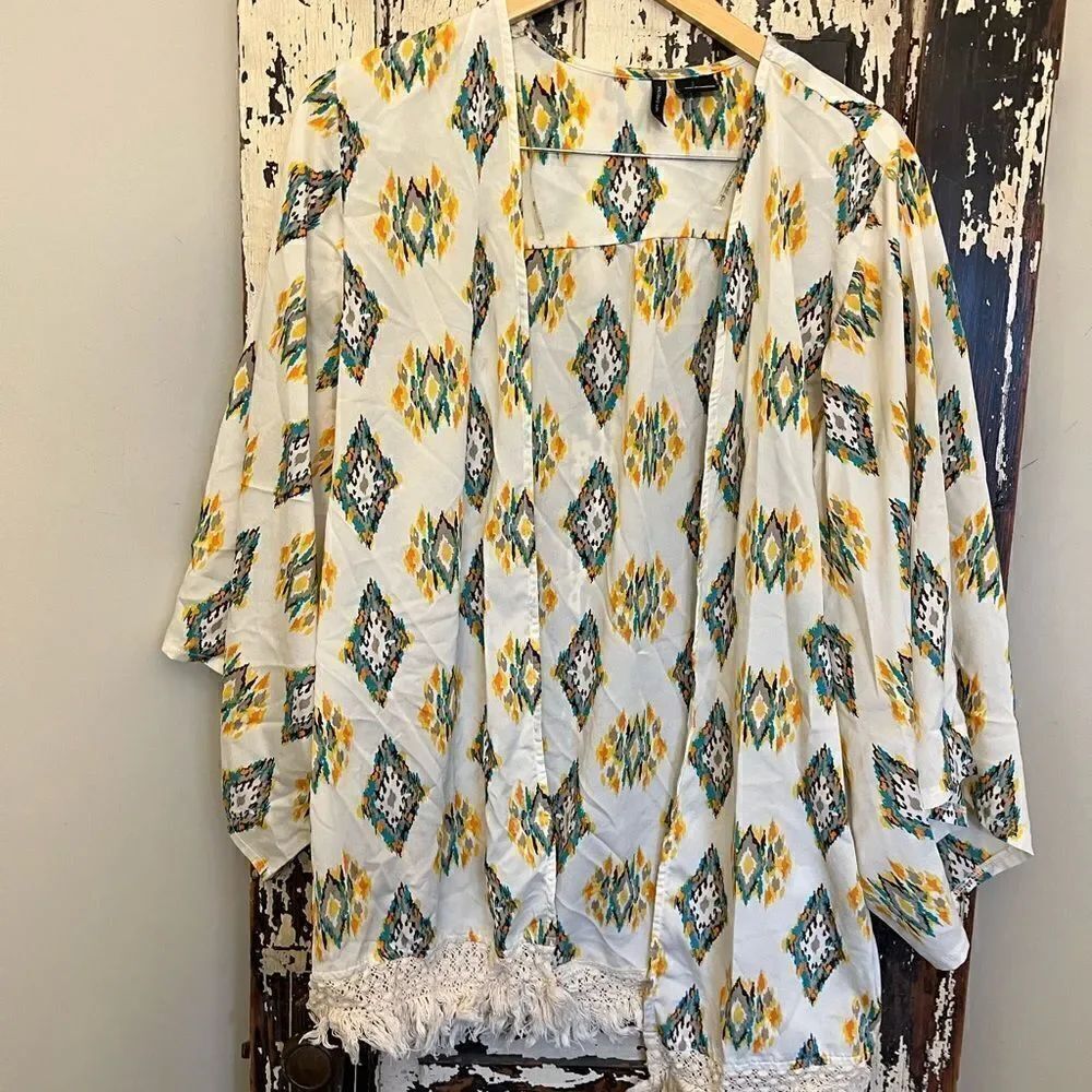 Women’s ND open Boho blouse top w crochet bottom fringe. Size XL